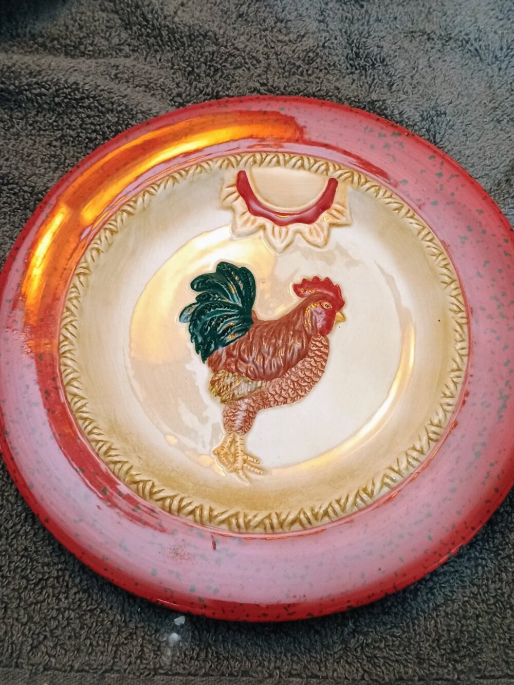 Rooster plate